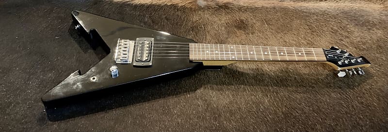 First Act Flying V Roadie Vee Wee Mini Black | Reverb