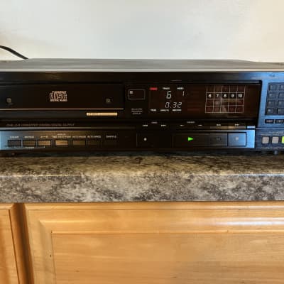 Superb SONY  CDP-605ESD  CD Player image 2