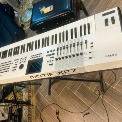 Yamaha Motif XF 7 white Production Synthesizer Used