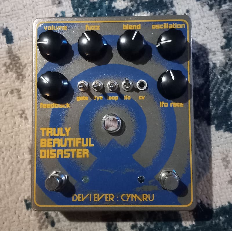 ギター devi ever TRULY BEAUTIFUL DISASTER Devi Ever Truly Beautiful Disaster Fuzz Guitar Effects Pedal