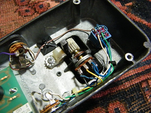 90's Vox V847 Wah w/ True Bypass RMC Pot Mods & Carrying