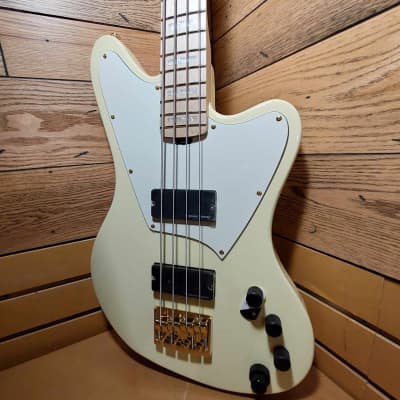 ESP LGB4VW Vintage White 4 String Bass image 3