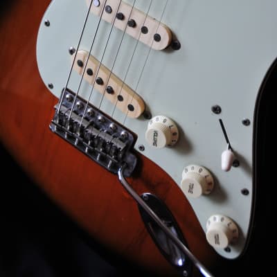 Fender Janpanese Stratocaster 1982 Gloss Tobacco Sunburst image 3