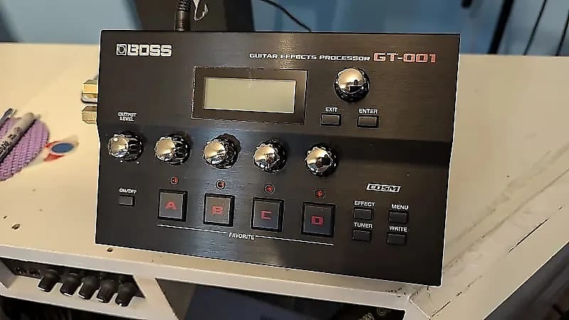 Boss GT-001