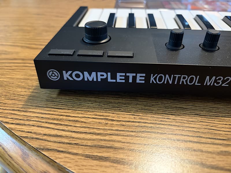 Native Instruments Komplete Kontrol M32 2019 - Black | Reverb