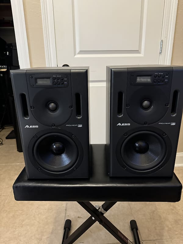 Alesis Prolines 720 DSP - Black/Grey | Reverb