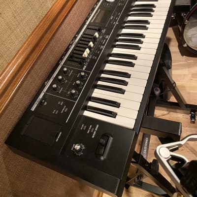 Roland VR-09B 61-Key V-Combo Organ- Black