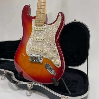 Fender American Deluxe Stratocaster Ash with Maple Fretboard 2004 - 2010 - Aged Cherry Burst image 3
