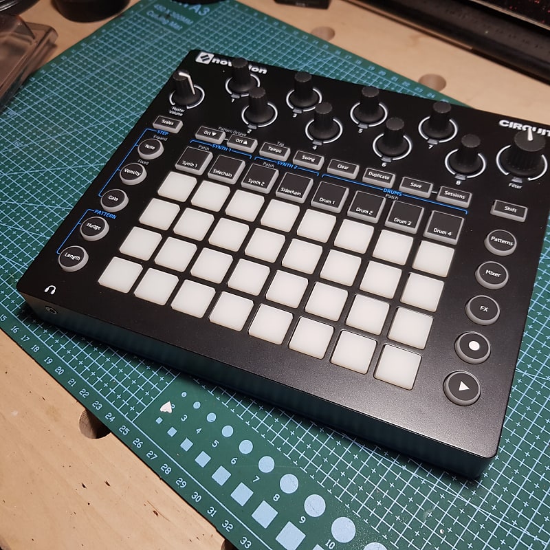Novation groove deals box