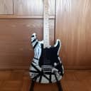 EVH Striped Series Van Halen by Fender 2013 Black - White