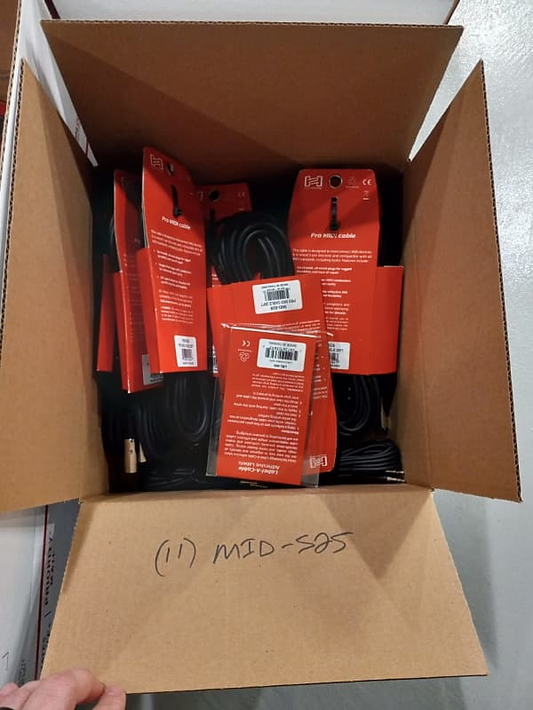 Hosa cable bundle 2 of 5, contains (11) MID525 Reverb