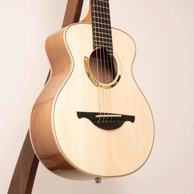 Maxmonte Roe Soprano Acoustic Guitar, Italian Spruce & Italian Walnut image 5