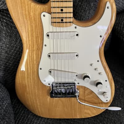 Fender Elite Stratocaster (1983 - 1984)