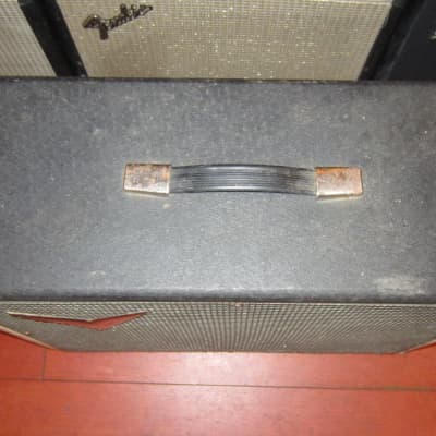 ~1965 Airline 62-9020A Thunderbolt Amp Black and White image 3