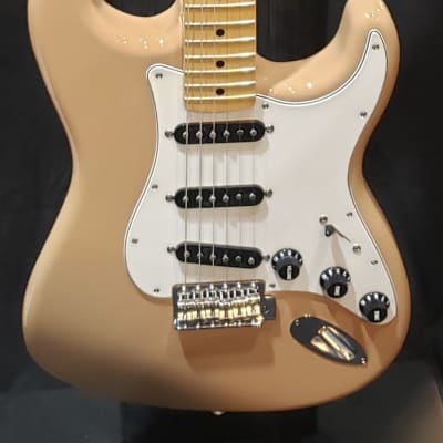Fender Made in Japan Limited International Color Stratocaster MN