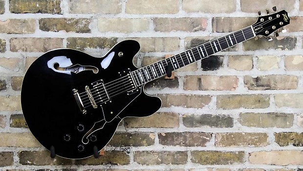 Peavey hollow body top guitar