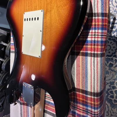 Fender Standard Stratocaster with Maple Fretboard 2006 - 2017 - Brown Sunburst image 5