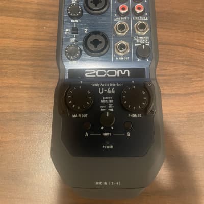 Interfaz de Audio Zoom U-44