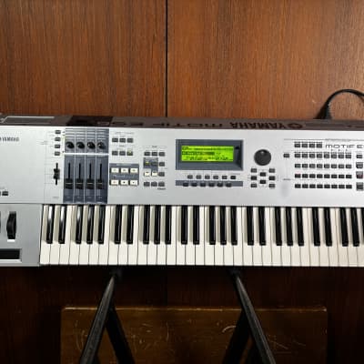 Yamaha MOTIF ES6 Music Production Synthesizer w/ box DIMM