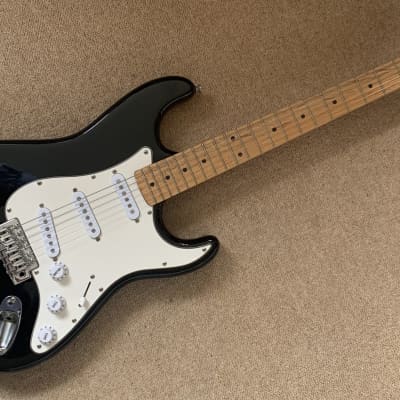 Marlin Stratocaster Electric Guitar Black image 1