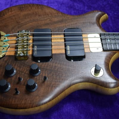 Alembic Stanley Clarke "Brown Bass", Walnut Top/Back with Ebony *Green LED's image 3