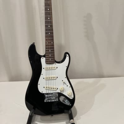 Fender  Squire Mini 3/4 size short scale  Black/white image 1