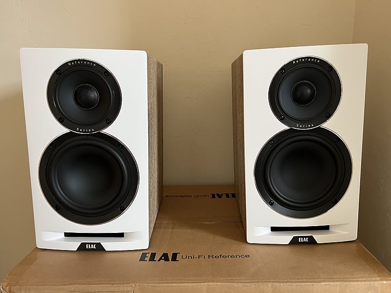 Elac Uni-Fi Reference UBR62 Bookshelf Speakers (Pair