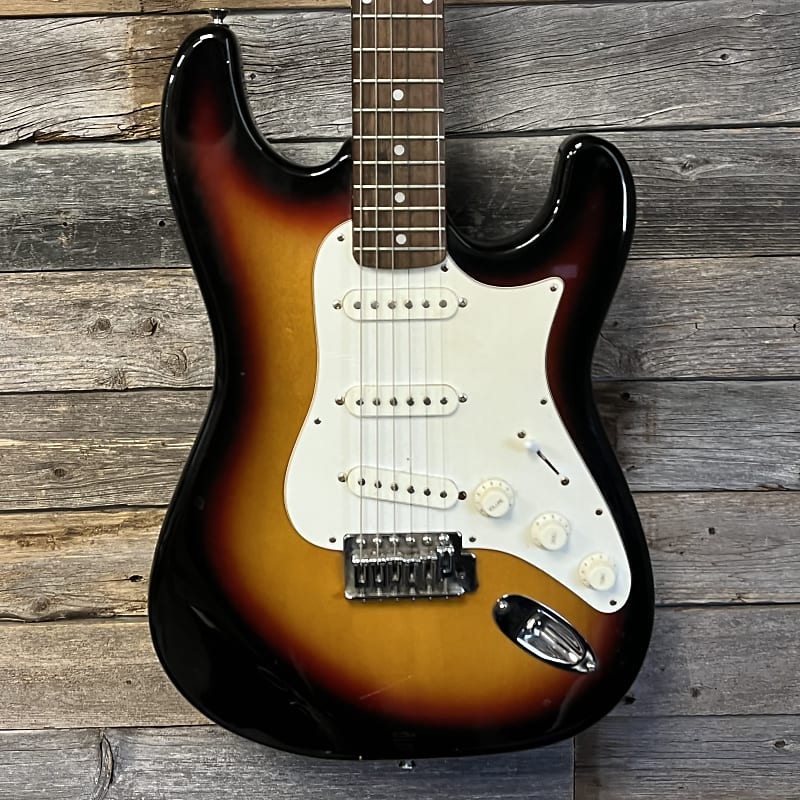 (17154) Silvertone SS11 Electric Guitar Reverb