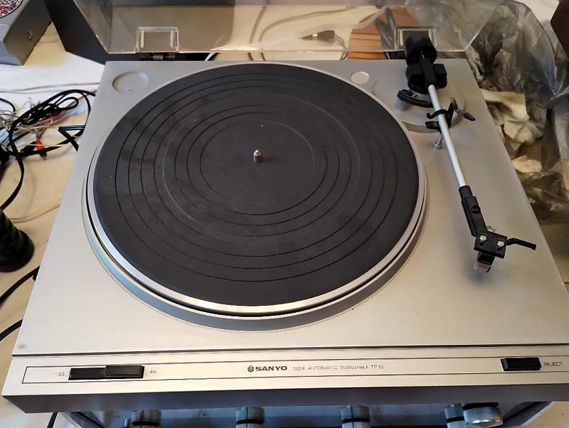 Sanyo TP 10 turntable in very good condition - 1980&#039;s  			