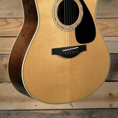 Yamaha LLX16 Acoustic/Electric Guitar Natural w/ Case 