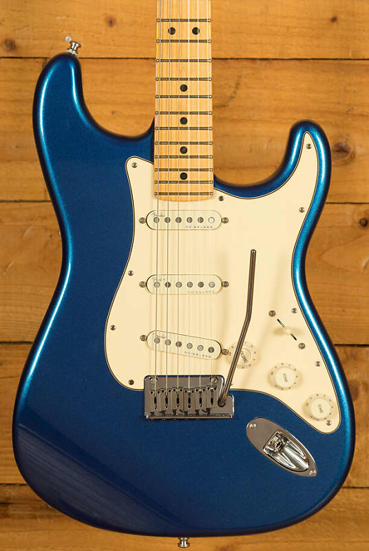 Fender American Ultra Stratocaster | Maple - Cobra Blue - Used