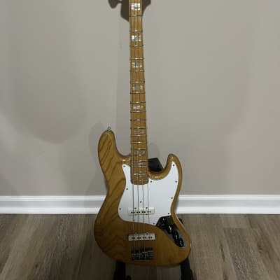 qhmirai 　Fender 1975 JAZZ Bass ヴィンテージ 1975 Fender Jazz Bass Black | Guitar Chimp