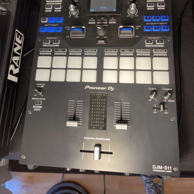Pioneer DJ DJM-S11 Professional scratch style 2-channel DJ mixer image 4