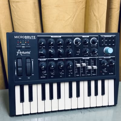 【美品】 Arturia MICROBRUTE マイクロブルート Arturia Microbrute Analog Synthesizer - Perfect Circuit
