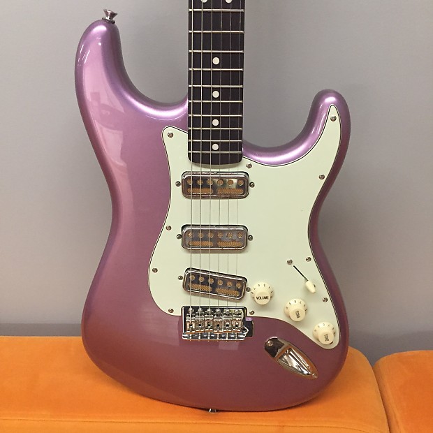 Squier classic vibe stratocaster 60s burgundy mist hot sale