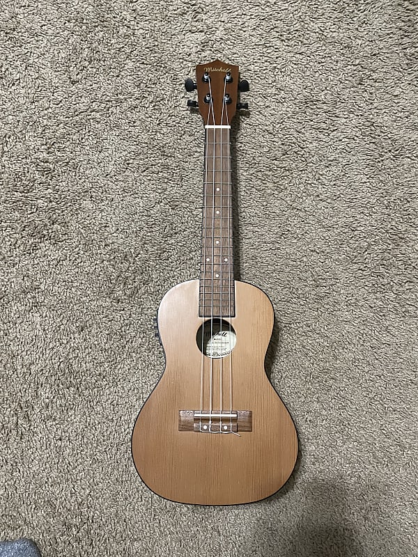 Mitchell MU50SE Ukulele Reverb