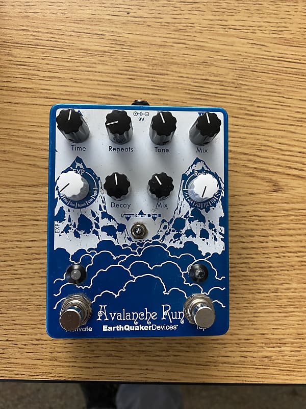 EarthQuaker Devices Avalanche Run Stereo Reverb & Delay with Tap Tempo V2