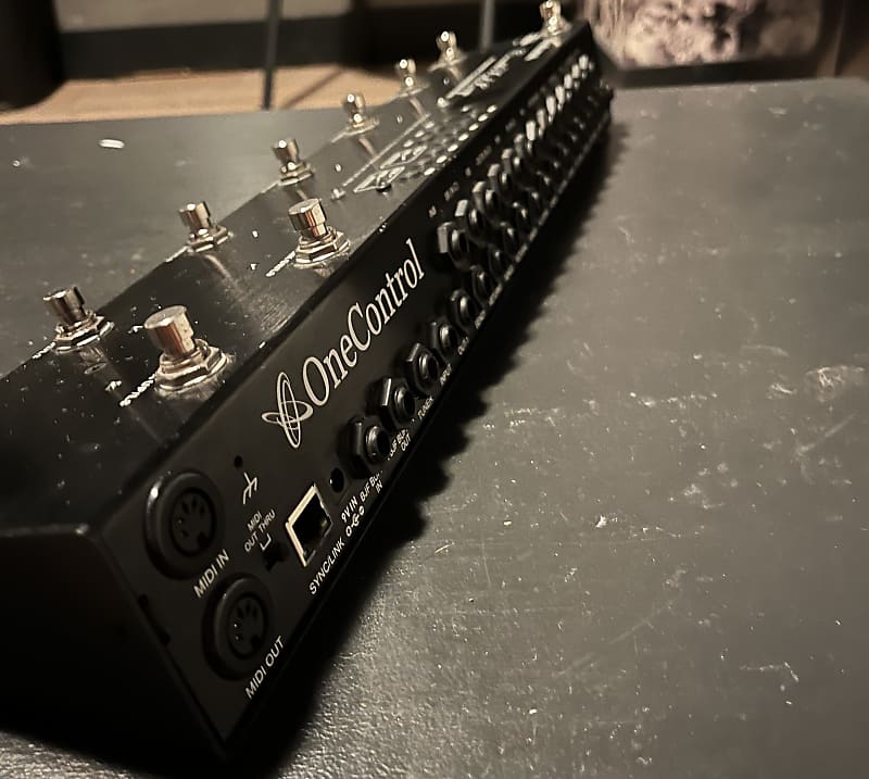 One Control Crocodile Tail Loop Switcher | Reverb