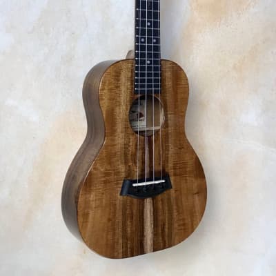 Check out this Kanile'a K-1 Deluxe Tenor Ukulele and Case image 3