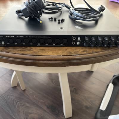 TASCAM US-1800 オーディオインターフェイス US-1800 | USB2．0 オーディオ／MIDI インターフェース