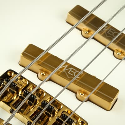 Warwick Custom Shop Masterbuilt Thumb Bass - Solid White High Polish image 18