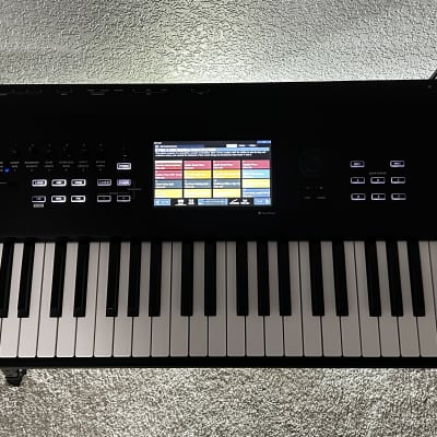 Korg Nautilus 61-Key Music Workstation with Case & Stand
