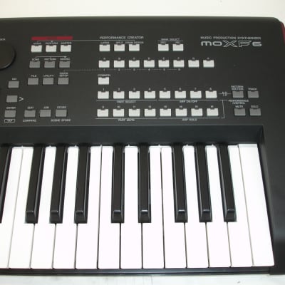 Yamaha MOXF6 61-Key Synthesizer Workstation Keyboard image 6