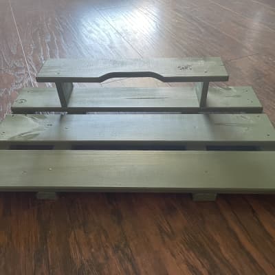 Rock and Groove Pedalboards Crate Rigs 2022 Matte Military Green with Wood Texture image 3