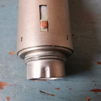 Neumann KM 84 Small Diaphragm Cardioid Condenser Microphone Neumann KM 84 Small Diaphragm Cardioid Condenser Microphone