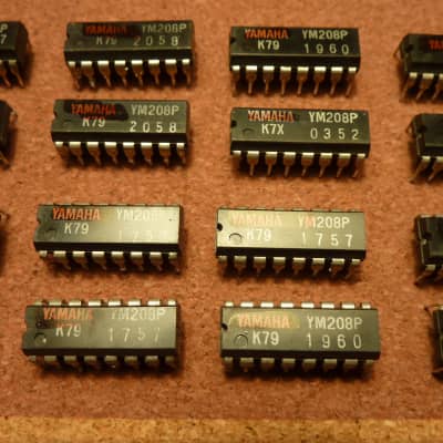 YAMAHA CS Vintage Synths IC's YP208P (16 pieces)