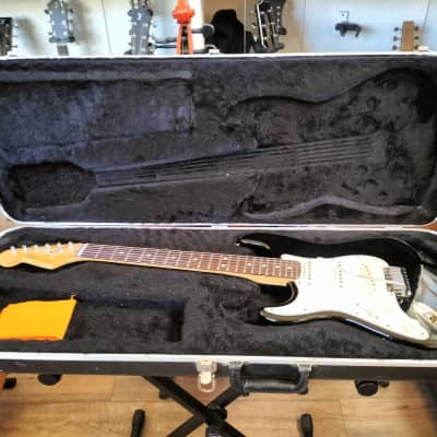 Fender American Standard Stratocaster Left Hand - 1990 image 7