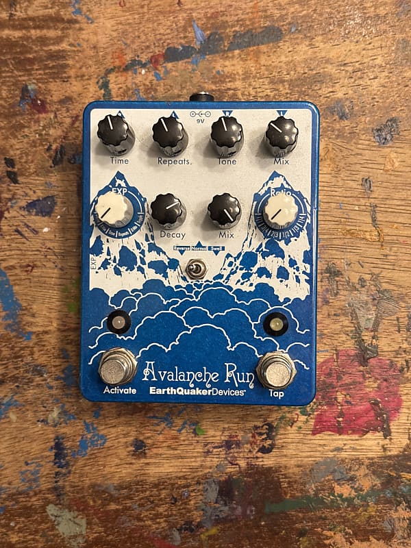 EarthQuaker Devices Avalanche Run Stereo Reverb & Delay with Tap Tempo