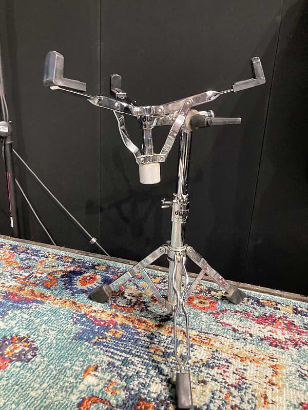 DW - 5000 Series, Heavy Duty Snare Drum Stand image 1