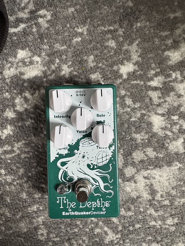 EarthQuaker Devices The Depths